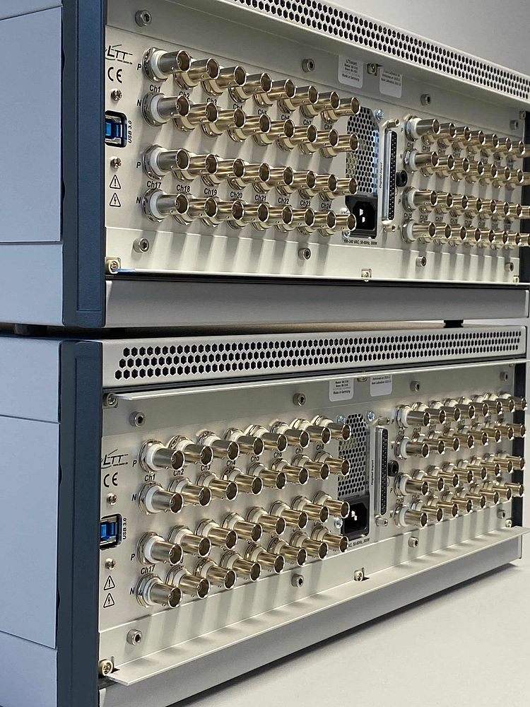 2x LTTsmart im 19 Zoll Rack