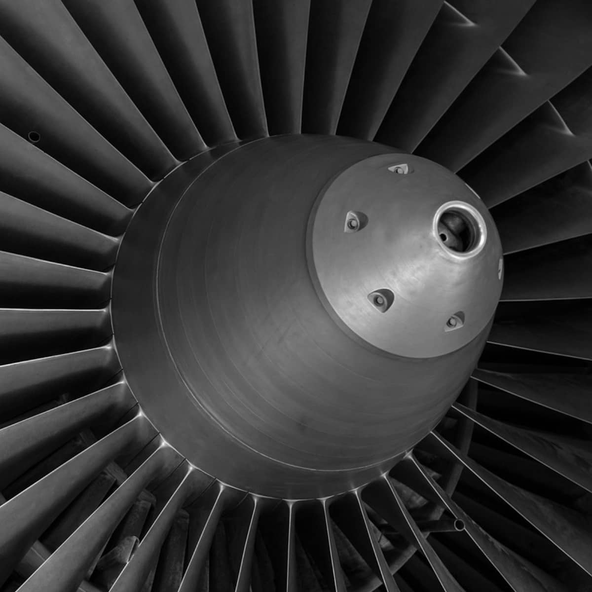 Material testing on gas turbine blades